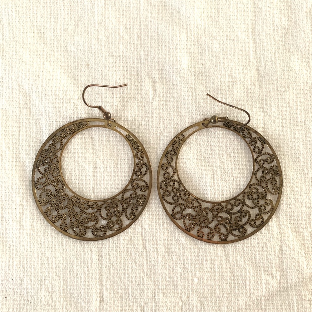 Gold filigree hoop earrings! 🌸